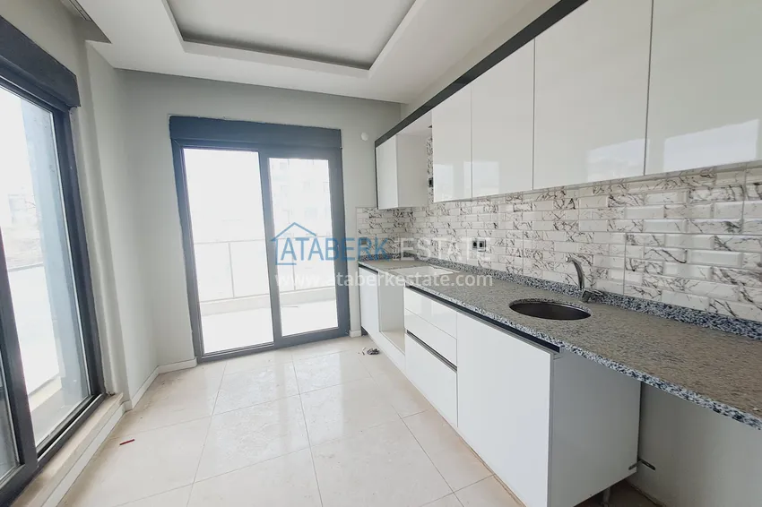 Purchase  Three-room apartment with separate kitchen from the owner in Alanya, Avsallar district  2 