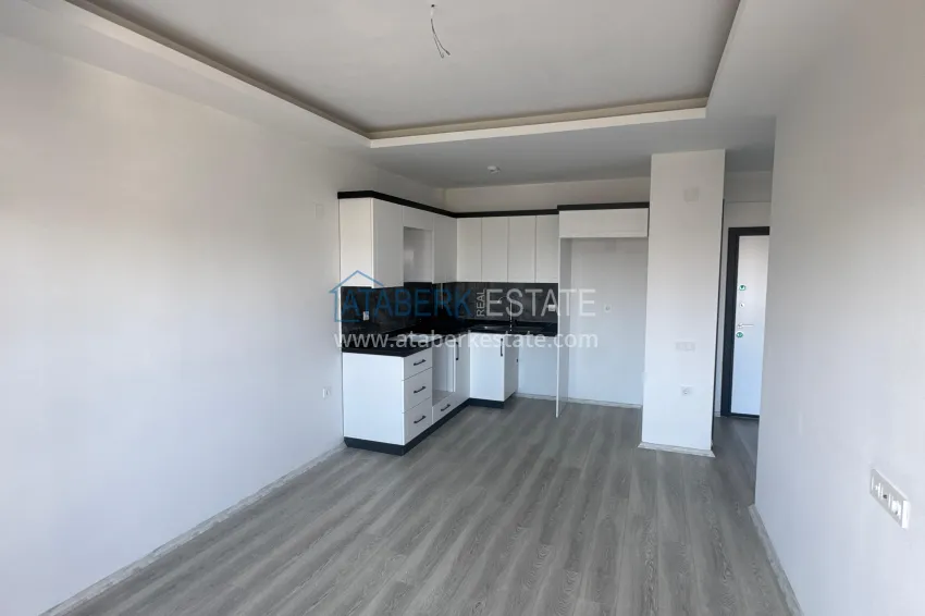 Purchase One bedroom apartment with a fine finish and two balconies — Mersin, Tomyuk 2