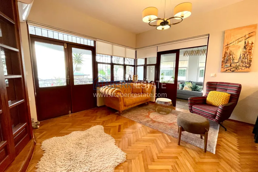 Purchase Three-room furnished apartment in the center of Alanya - in the historical part of Kale 2 