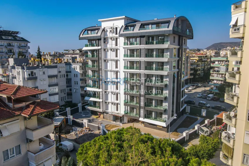 Real estate from the developer! Residential complex under construction in the center of Alanya, Cleopatra beach area 3 