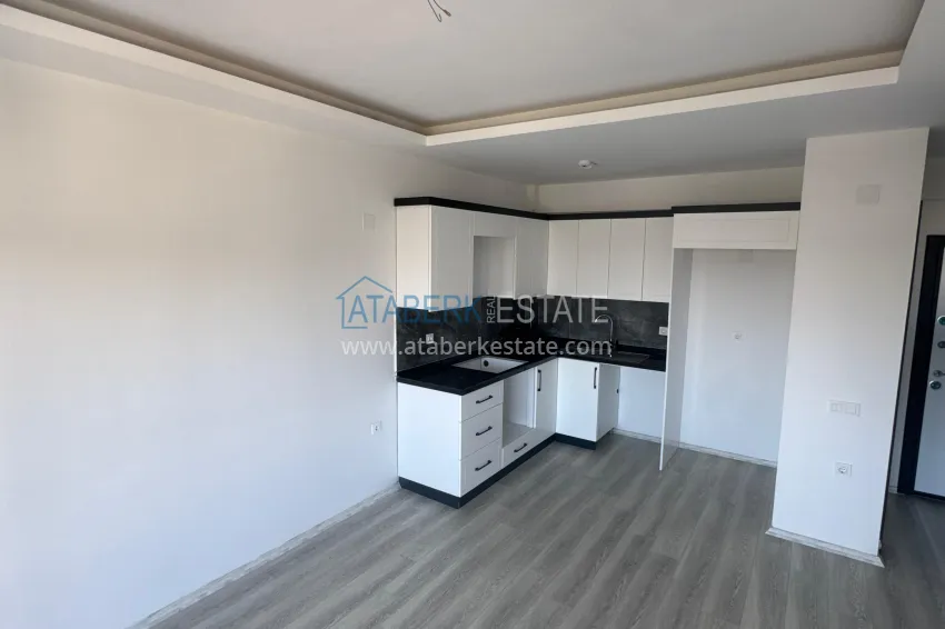 Purchase One bedroom apartment with a fine finish and two balconies — Mersin, Tomyuk 3