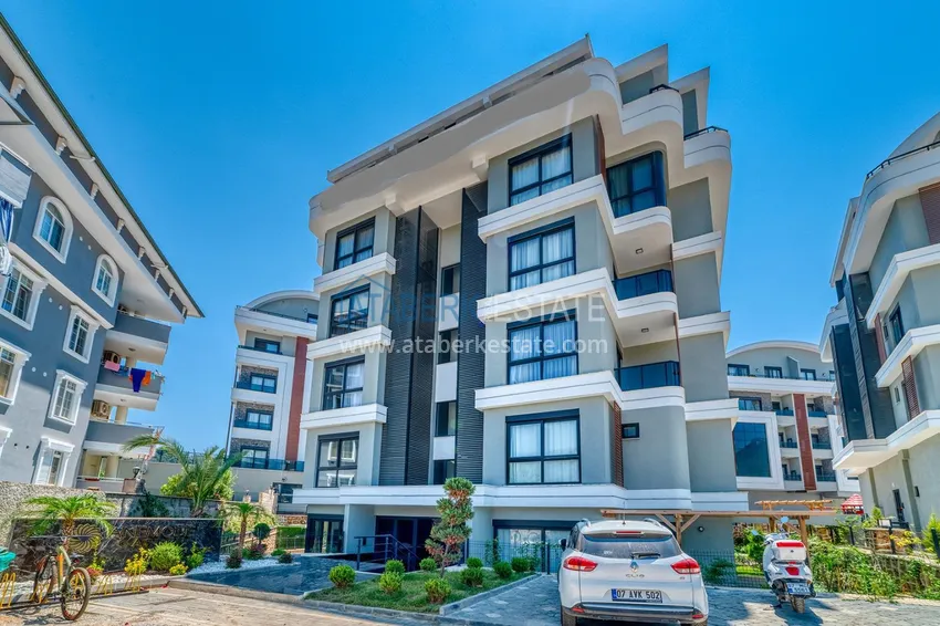 One-bedroom apartment with a fine finish in Alanya Oba district 6 