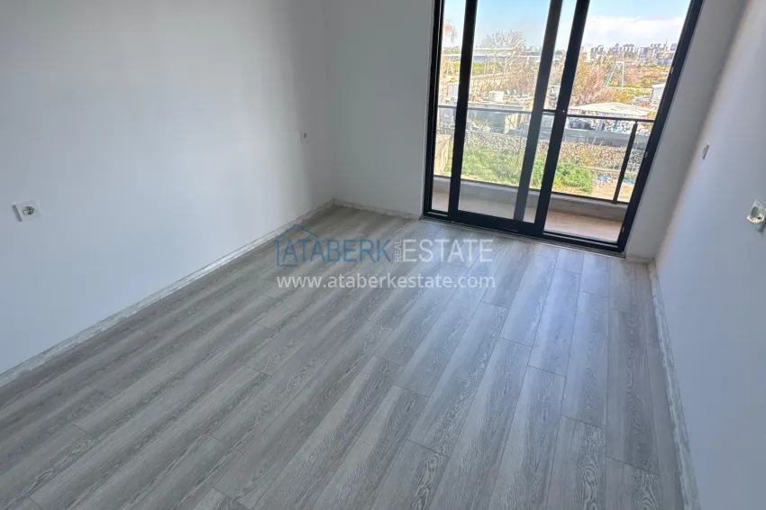 Purchase One bedroom apartment with a fine finish and two balconies — Mersin, Tomyuk 8