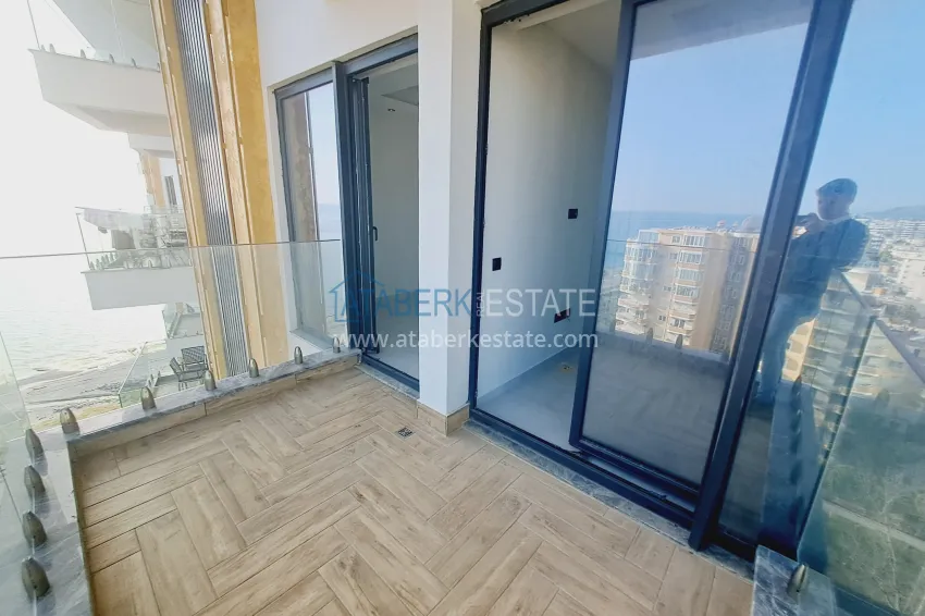 Purchase Beachfront apartment with direct sea view in Alanya, Mahmutlar district 10 