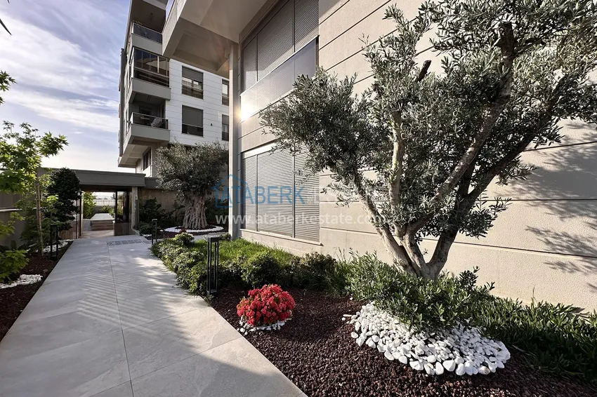 Primary real estate from a developer in Antalya — a new residential complex in the Altınova district 10 