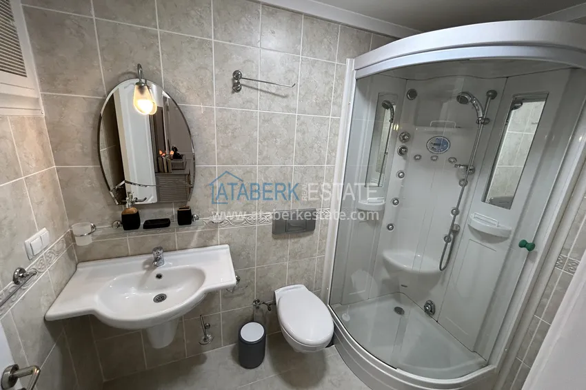 Purchase  Luxury 2+1 apartment in a prestigious complex on the beachfront — Alanya, Mahmutlar 11 