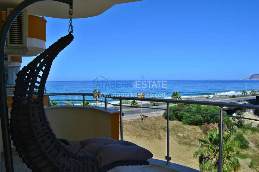 Purchase  Luxury 2+1 apartment in a prestigious complex on the beachfront — Alanya, Mahmutlar 12 