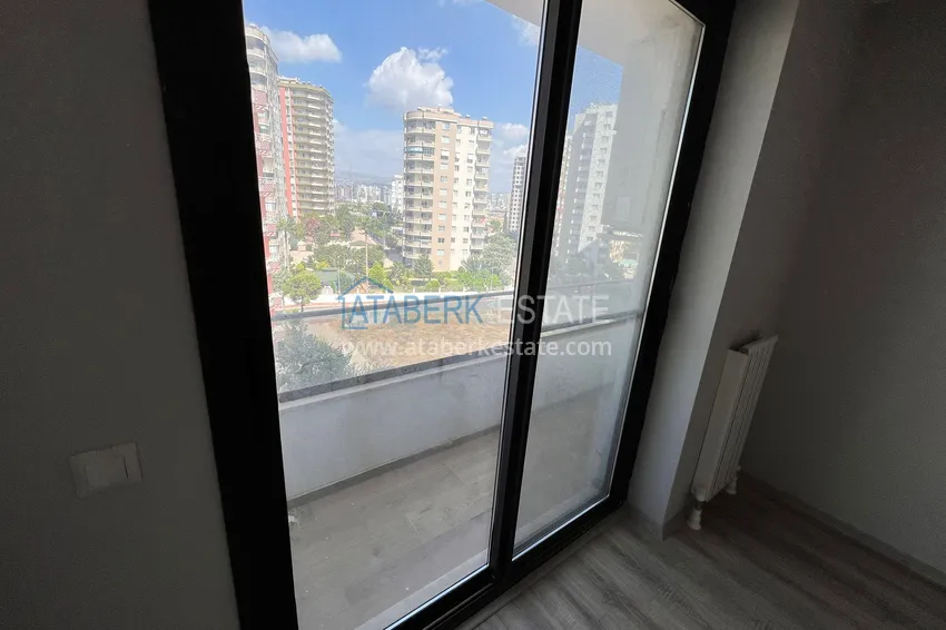 Purchase  Spacious linear 4+1 apartment in a new residential complex, Yenisehir district - Mersin 12 