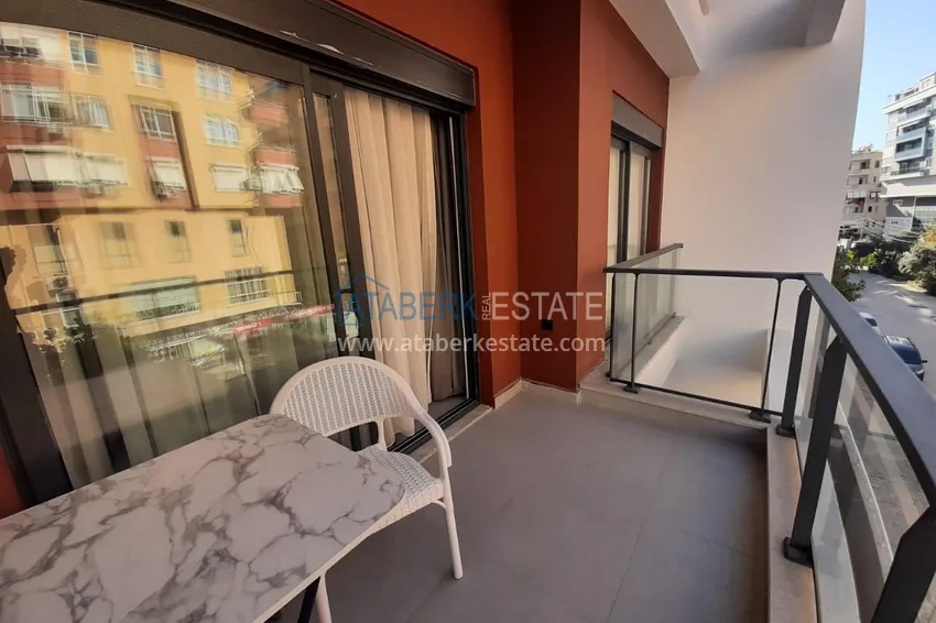 Purchase 1+1 apartment for rent in the center of Alanya — comfort and proximity to the sea No. 26 11 