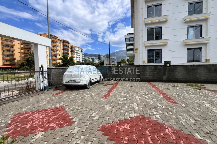 One bedroom apartment with furniture and sea view at a bargain price — Kargicak, Alanya 12 