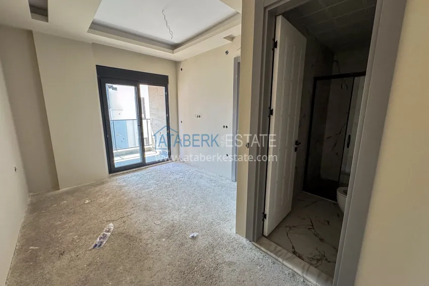 Purchase 4+1 panoramic penthouse duplex in the center of Alanya — the first coastal one, suitable for citizenship 16