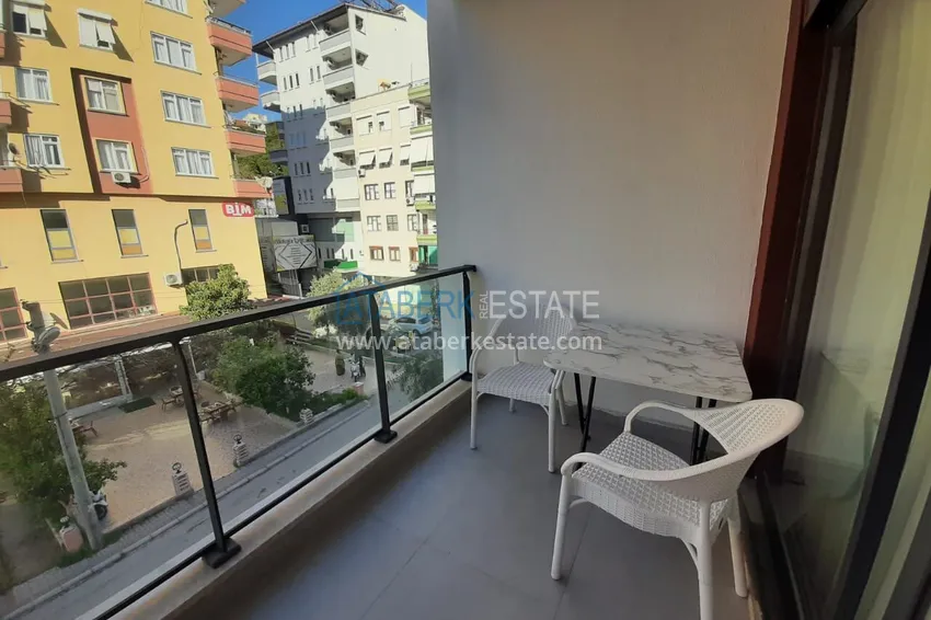 Purchase 1+1 apartment for rent in the center of Alanya — comfort and proximity to the sea No. 26 12 