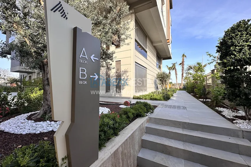 Primary real estate from a developer in Antalya — a new residential complex in the Altınova district 15 