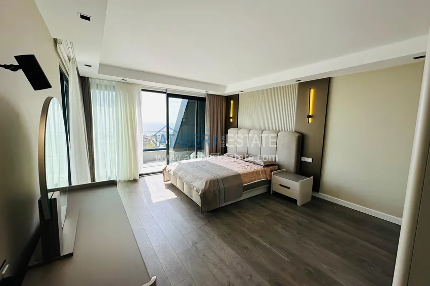 Purchase  Luxury real estate! Villas in Alanya — Incekum district. Suitable for citizenship 14 