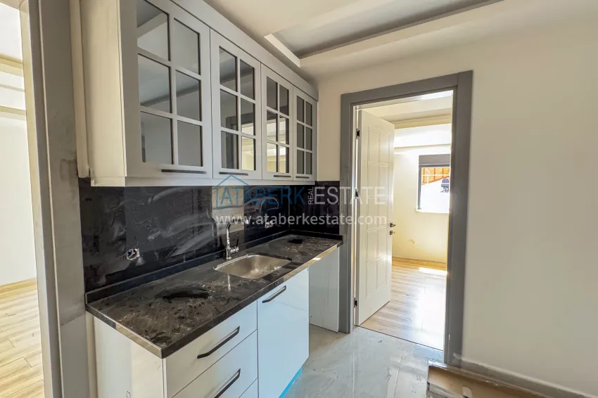 Purchase 4+1 panoramic penthouse duplex in the center of Alanya — the first coastal one, suitable for citizenship 17