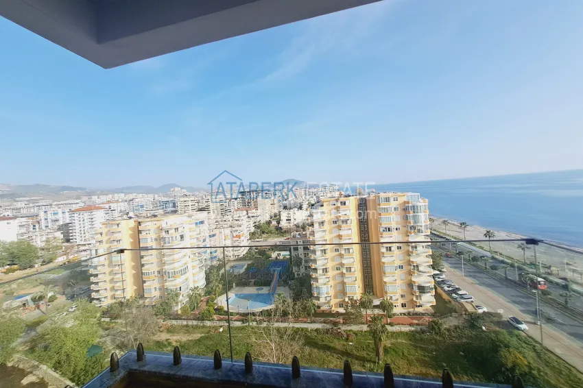Purchase Beachfront apartment with direct sea view in Alanya, Mahmutlar district 14 