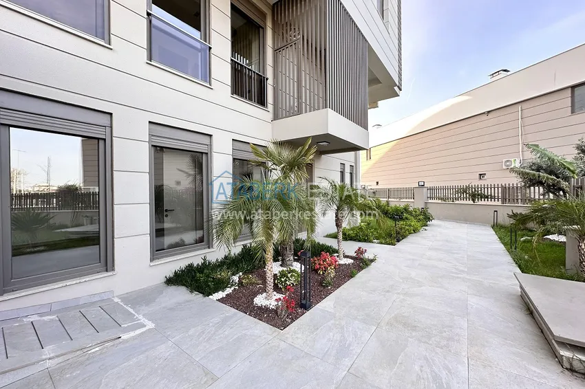 Primary real estate from a developer in Antalya — a new residential complex in the Altınova district 16 