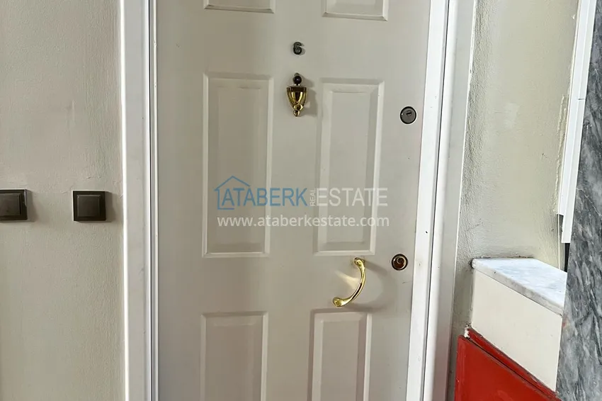 Purchase  1+1 apartment of 72 m2 in the center of Alanya with new furniture and two balconies - Cleopatra beach area 1 