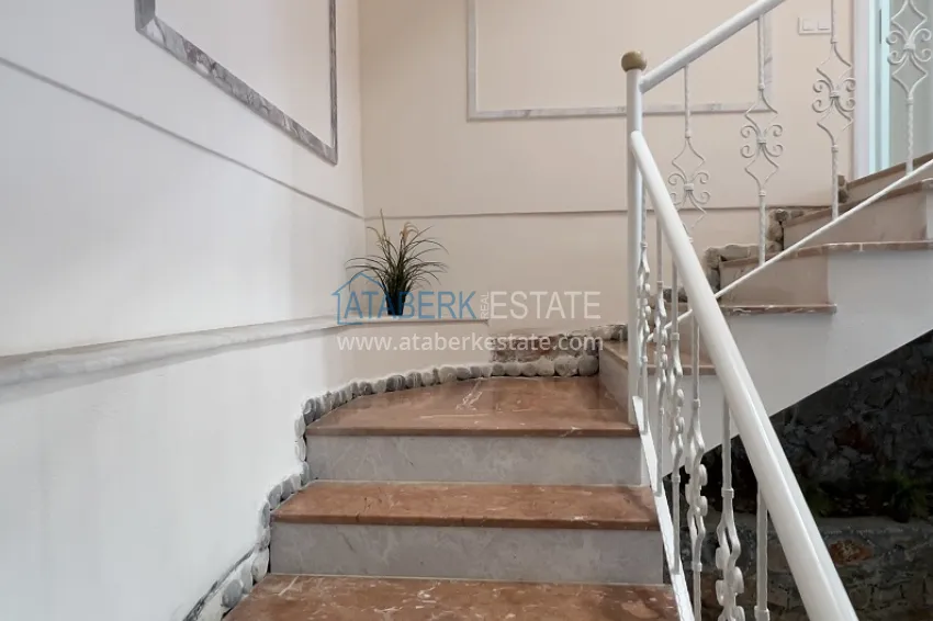 Purchase Three-level mansion in the historical center of Alanya - Kale 1