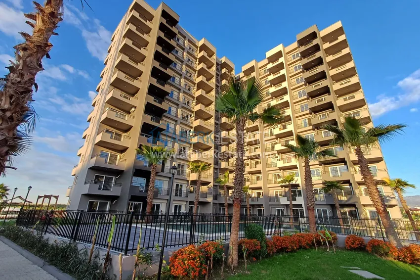 One bedroom apartment from the owner with a fine finish in Mersin, Cesmeli district 1 