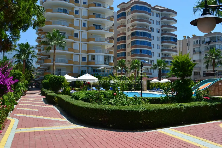 Luxury 2+1 apartment in a prestigious complex on the beachfront — Alanya, Mahmutlar 3 