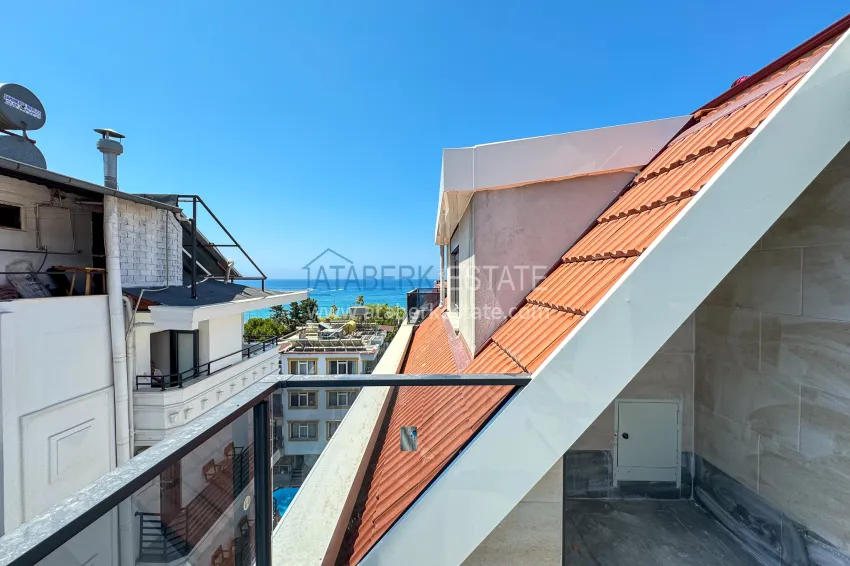 Purchase 4+1 panoramic penthouse duplex in the center of Alanya — the first coastal one, suitable for citizenship 31