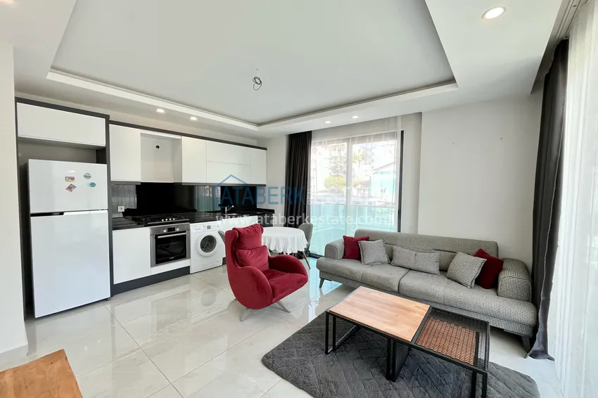 Purchase Turnkey 1+1 apartment with sea view in a complex on the beachfront — Mahmutlar, Alanya 2 