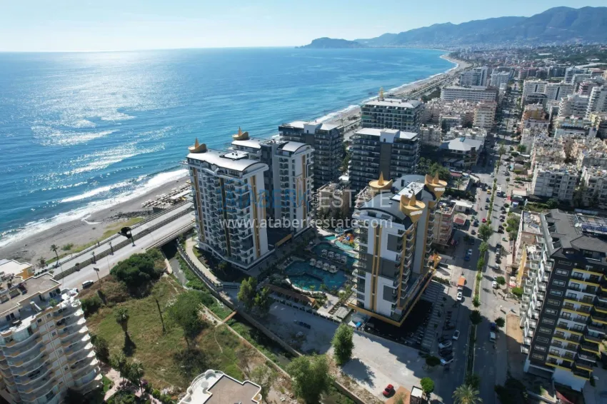Beachfront apartment with direct sea view in Alanya, Mahmutlar district 2 