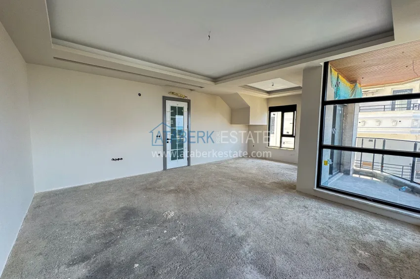 Purchase 4+1 panoramic penthouse duplex in the center of Alanya — the first coastal one, suitable for citizenship 2