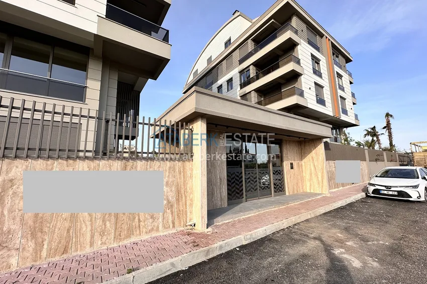 Primary real estate from a developer in Antalya — a new residential complex in the Altınova district 3 