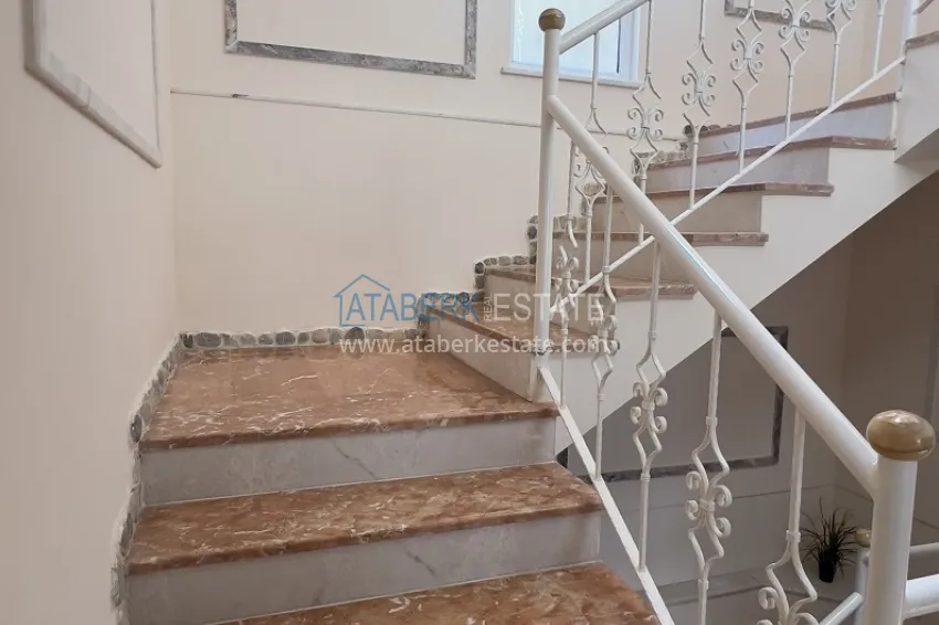 Purchase Three-level mansion in the historical center of Alanya - Kale 3