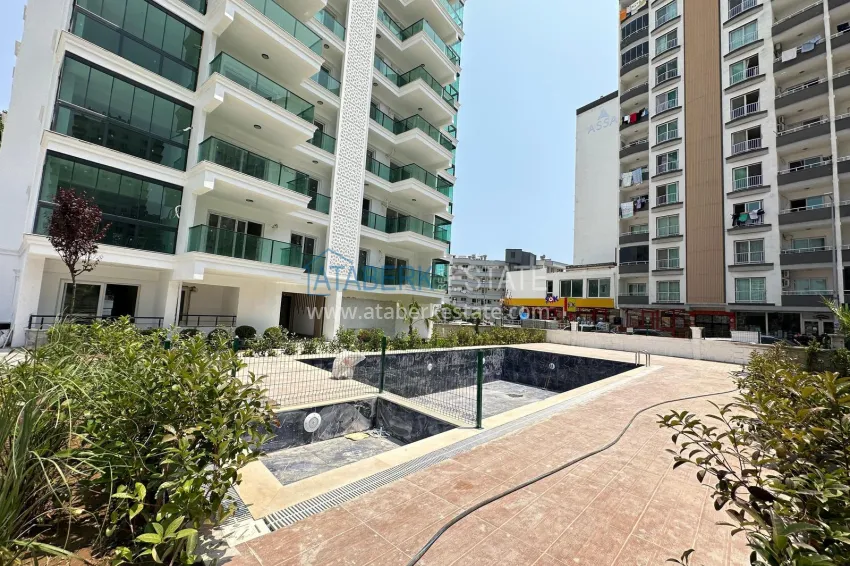 One bedroom apartment in a new complex 150 meters from the sea — Mersin, Tomyuk 4