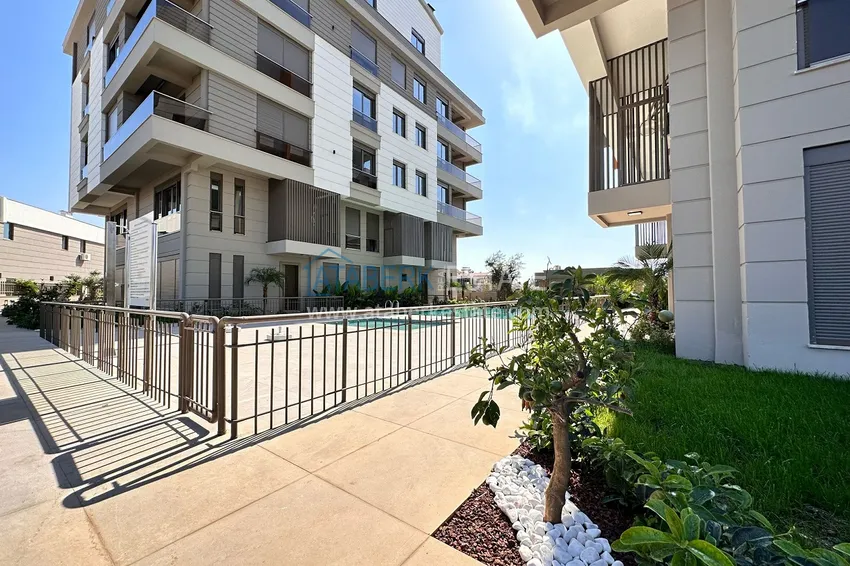 Primary real estate from a developer in Antalya — a new residential complex in the Altınova district 4 