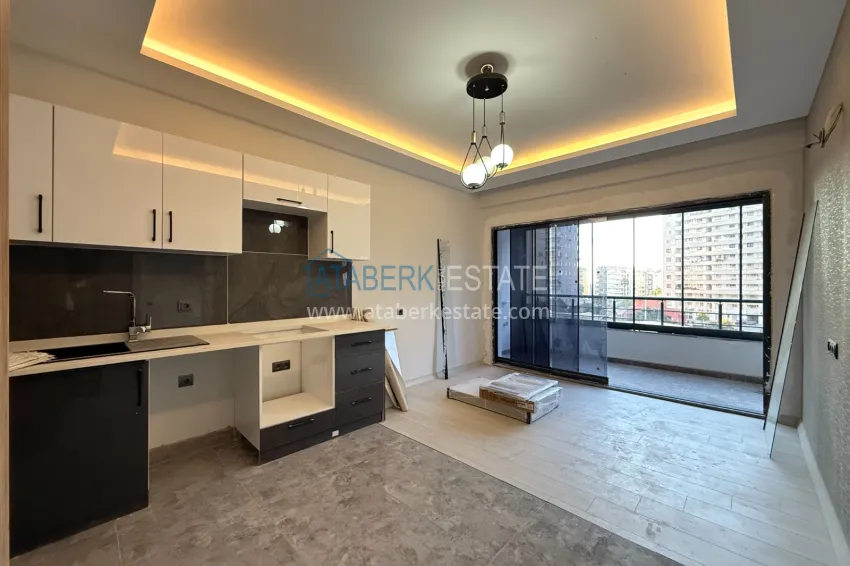 Purchase One bedroom apartment with a glazed balcony in a new complex - Tomyuk district, Mersin 4