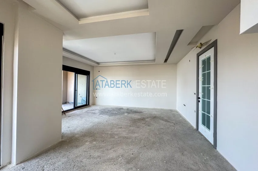 Purchase 4+1 panoramic penthouse duplex in the center of Alanya — the first coastal one, suitable for citizenship 4