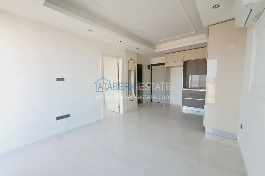 Purchase Beachfront apartment with direct sea view in Alanya, Mahmutlar district 5 