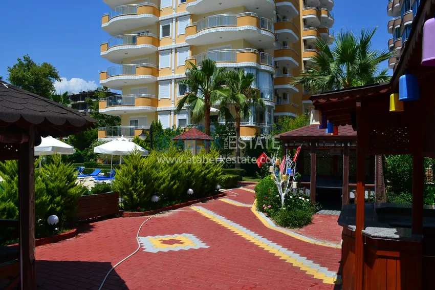 Luxury 2+1 apartment in a prestigious complex on the beachfront — Alanya, Mahmutlar 7 