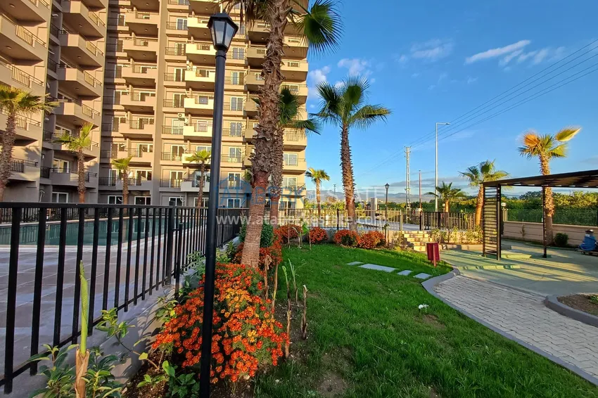 One bedroom apartment from the owner with a fine finish in Mersin, Cesmeli district 5 