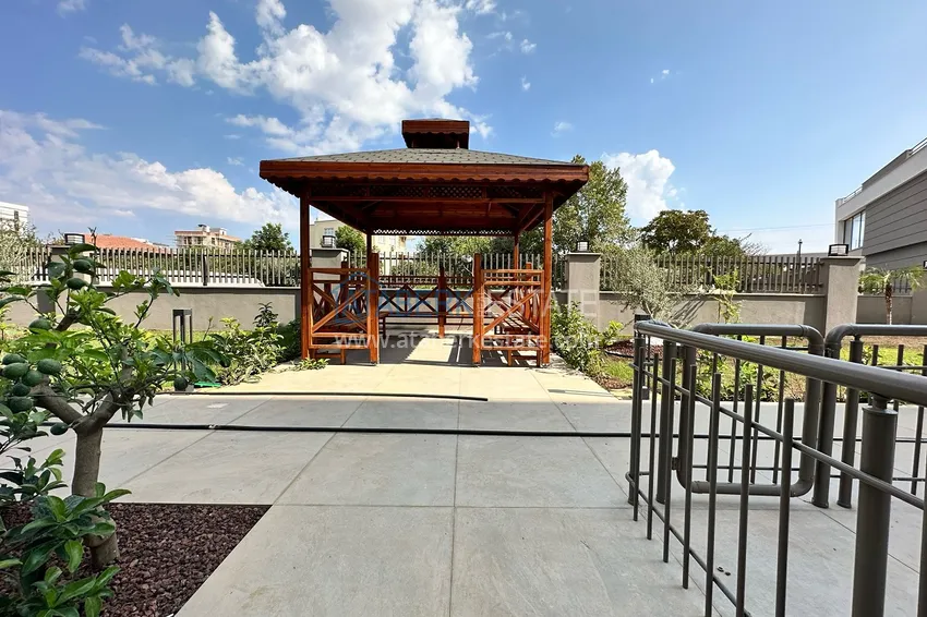 Primary real estate from a developer in Antalya — a new residential complex in the Altınova district 6 