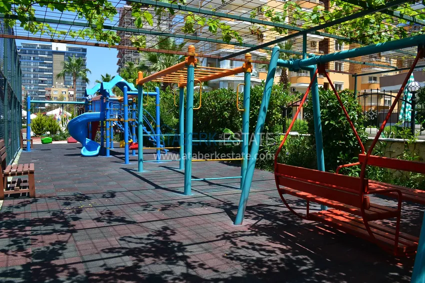 Luxury 2+1 apartment in a prestigious complex on the beachfront — Alanya, Mahmutlar 9 