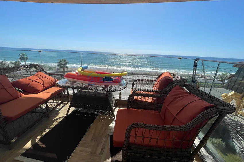 Purchase  Beachfront apartment with direct sea view in Alanya, Mahmutlar district 7 