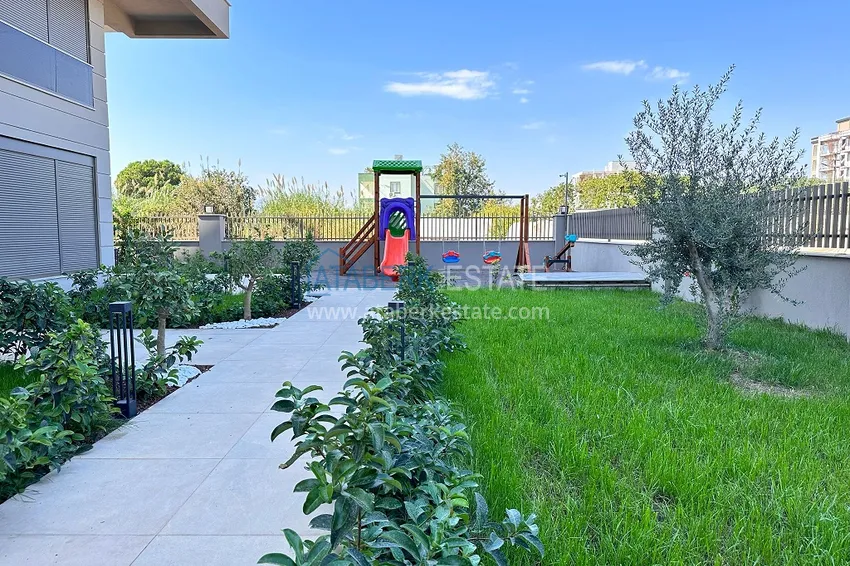 Primary real estate from a developer in Antalya — a new residential complex in the Altınova district 7 