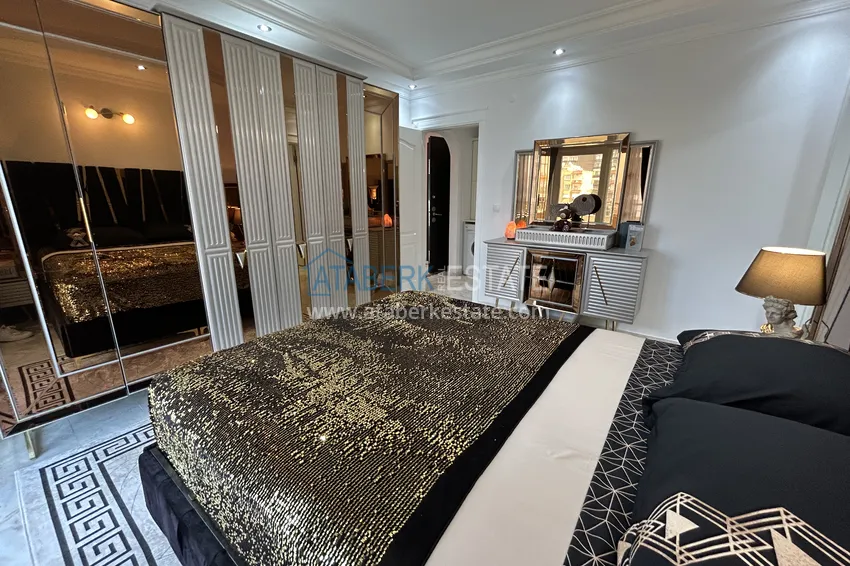 Purchase  Luxury 2+1 apartment in a prestigious complex on the beachfront — Alanya, Mahmutlar 8 