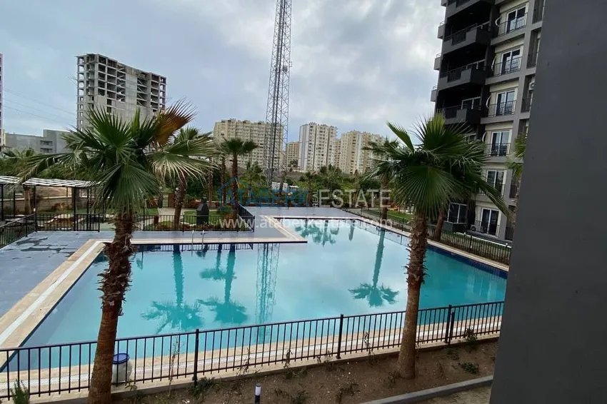 Purchase  One bedroom apartment from the owner with a fine finish in Mersin, Cesmeli district 8 