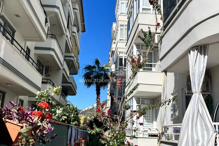 1+1 apartment of 72 m2 in the center of Alanya with new furniture and two balconies - Cleopatra beach area 8 