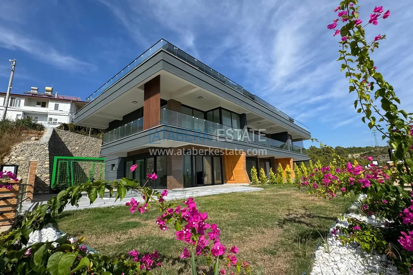 Luxury real estate! Villas in Alanya — Incekum district. Suitable for citizenship 9 