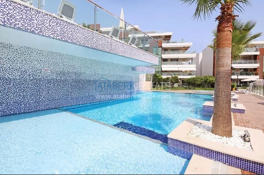 One bedroom apartment with furniture, 80 m², suitable for a residence permit — Alanya, Cikcilli 10