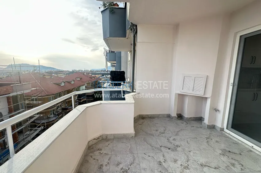 Purchase  Apartment 2+1 after cosmetic renovation in an urban complex on the main street of Oba 11 