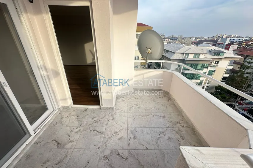 Purchase  Apartment 2+1 after cosmetic renovation in an urban complex on the main street of Oba 12 