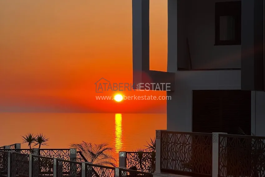 Elite private house with panoramic views and original architecture in Alanya, Yeşiloz district - suitable for citizenship 12 